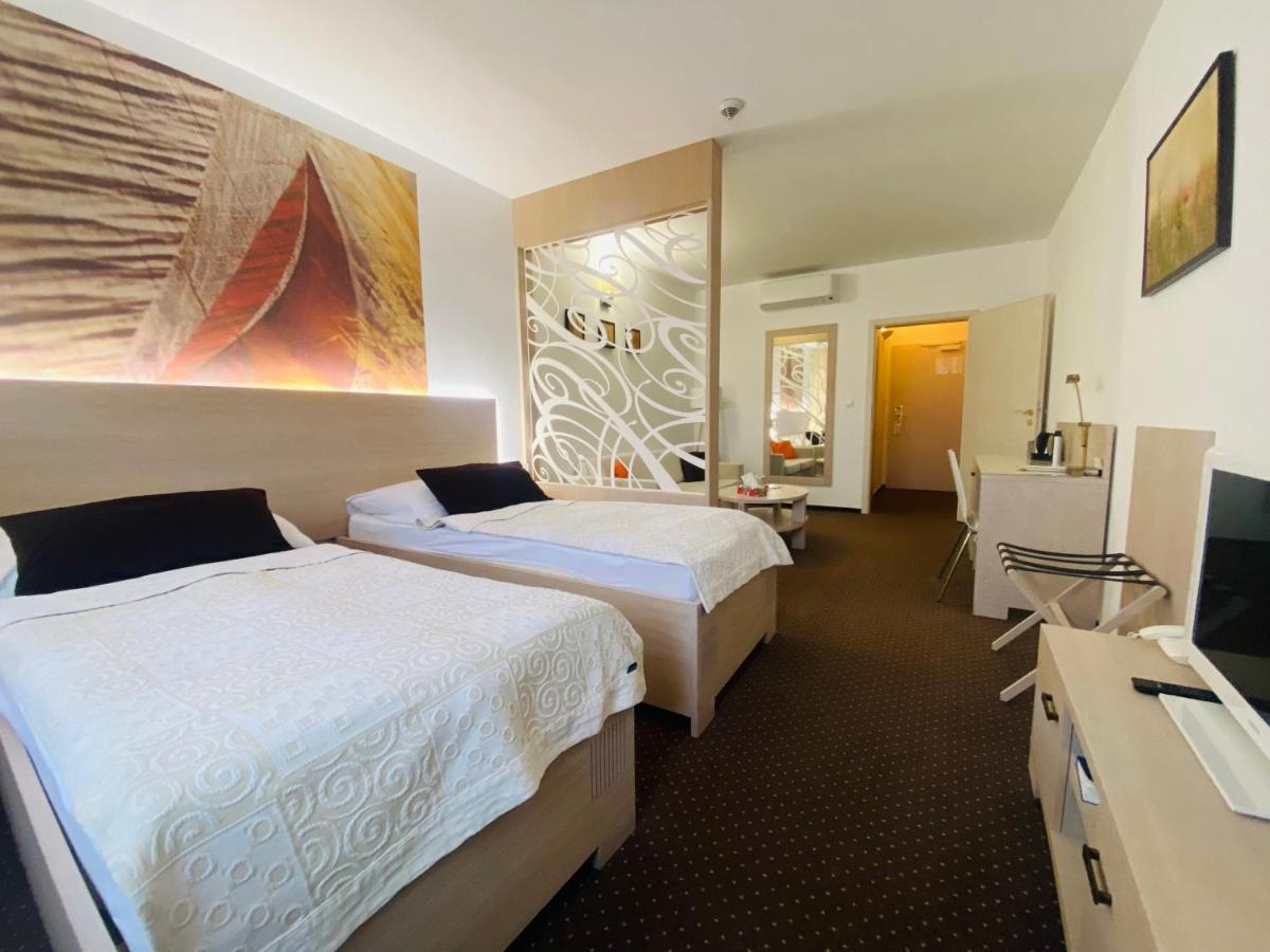Hotel Slameny Dom & Spa Malá Ida Eksteriør billede