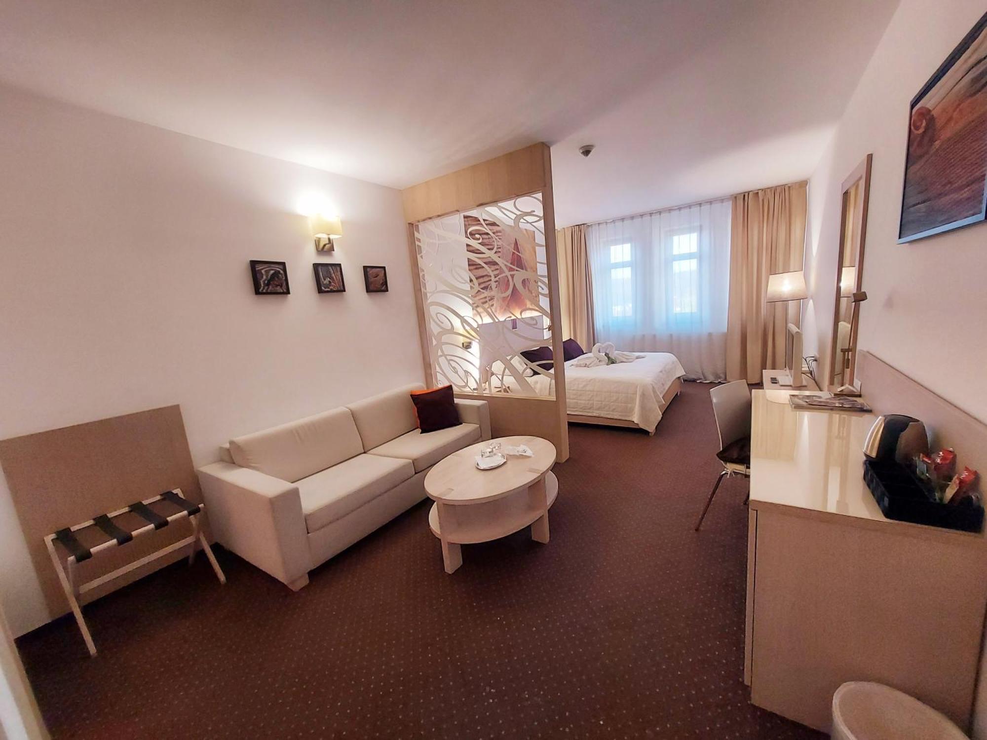 Hotel Slameny Dom & Spa Malá Ida Eksteriør billede