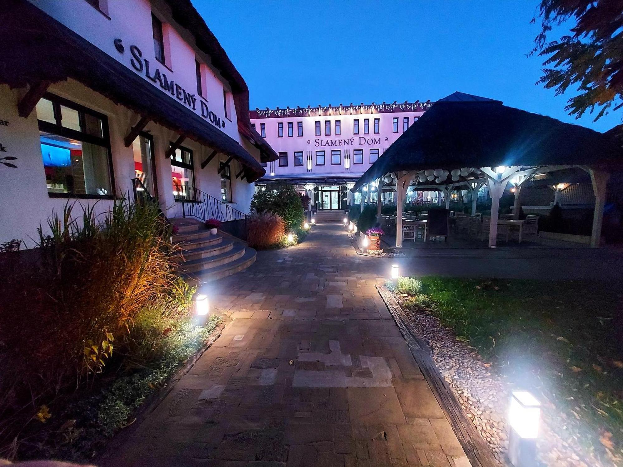 Hotel Slameny Dom & Spa Malá Ida Eksteriør billede