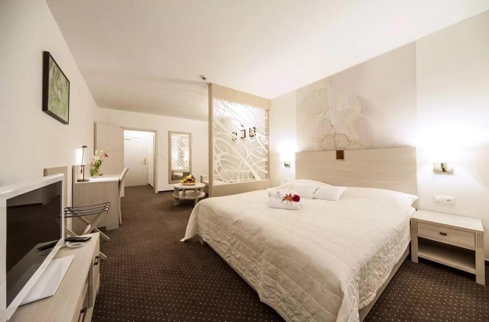 Hotel Slameny Dom & Spa Malá Ida Eksteriør billede